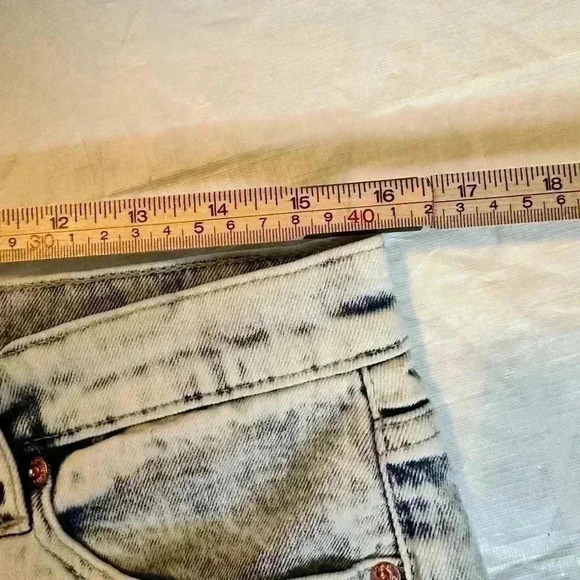 Gap Women’s Acid Wash Cutoff 5” Shorts High Rise Size 6 / 28 - Picture 6 of 8